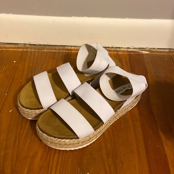 Steve Madden Sandals in White Size 7 - Picture 2 of 3